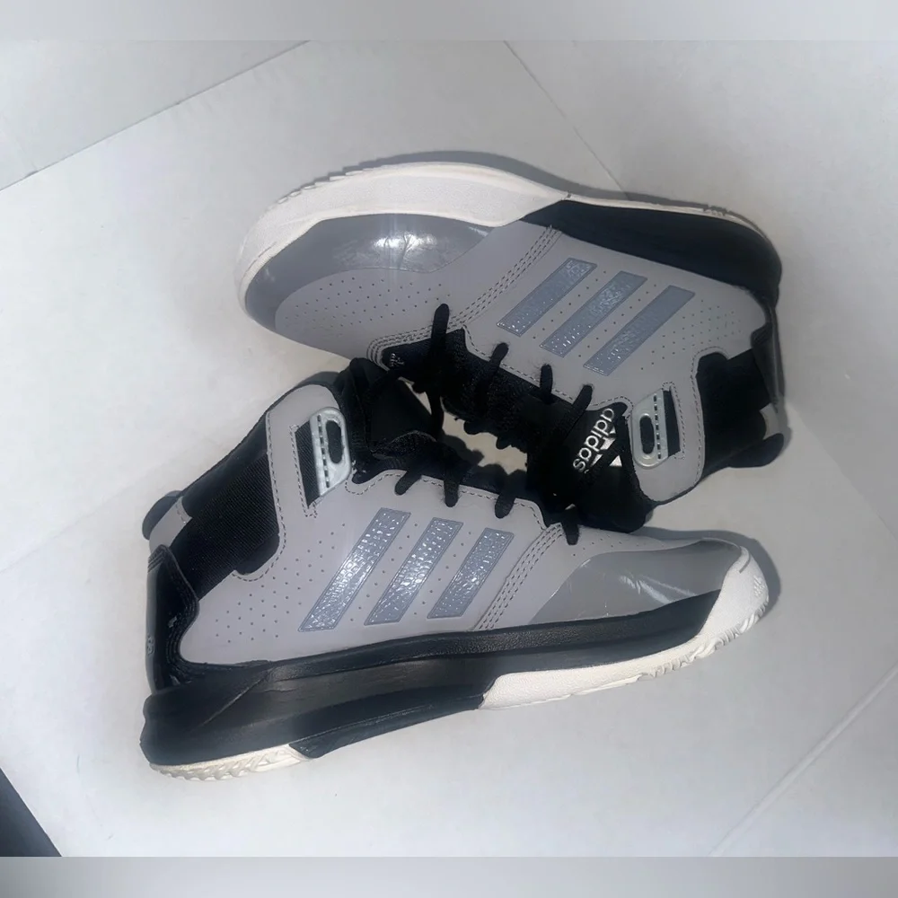 ADIDAS Performance Men's Black Gray Basketball Shoe Size 5